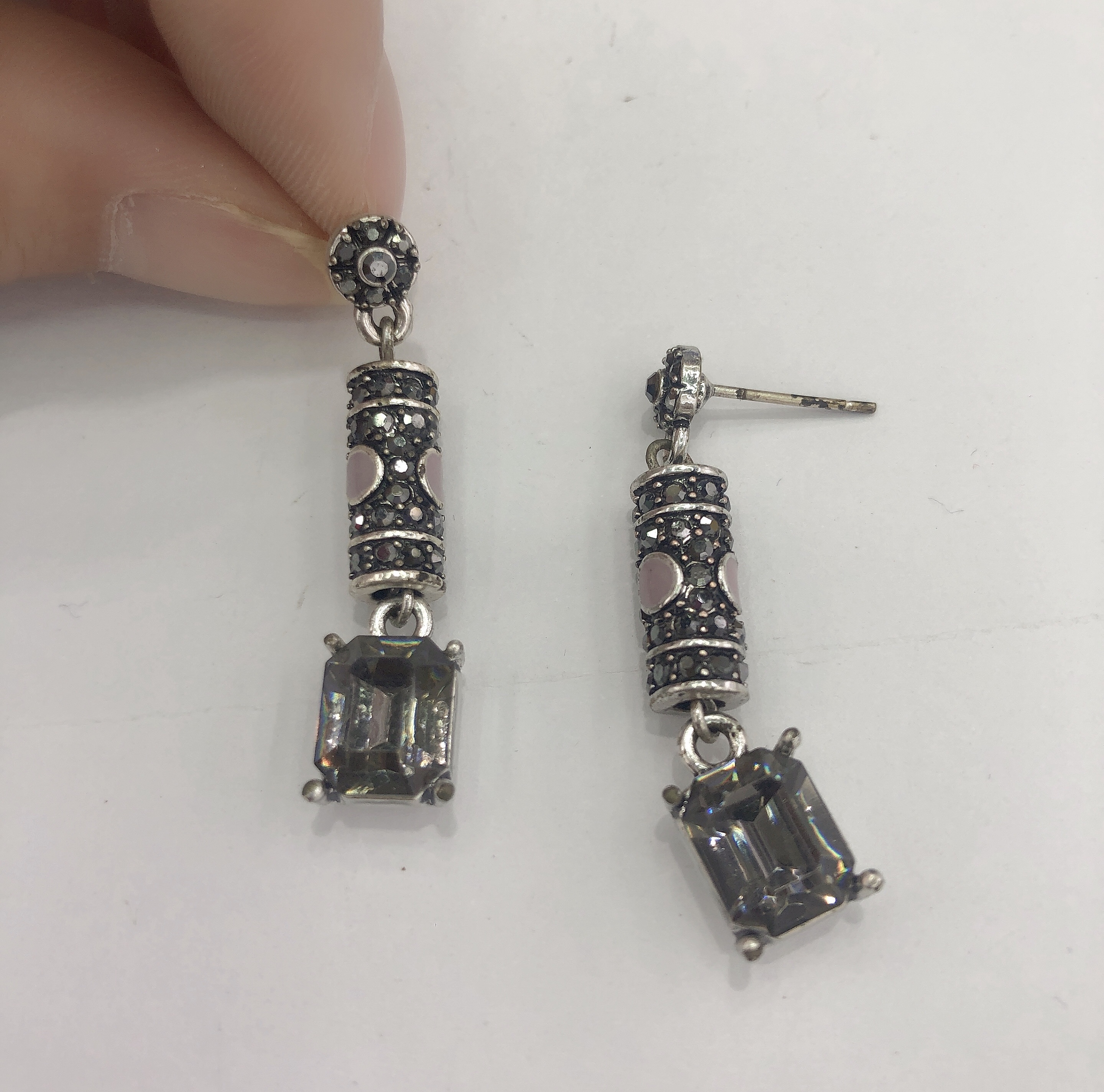 Romantic, retro, courtly sweet, oil-dripping design, high-end, elegant and luxurious earrings details Picture