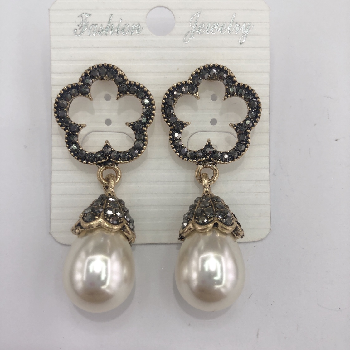 Bohemian retro hollow green minority ethnic wind pearl girl earrings thumbnail