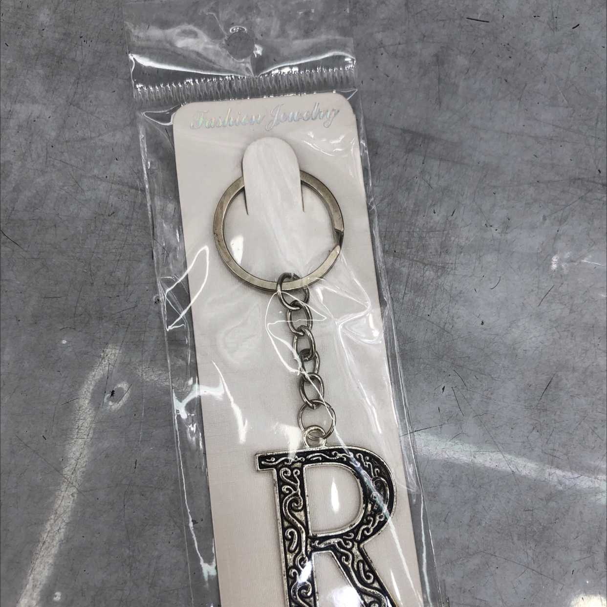 大字母钥匙扣，铁十合金，一箱装3600条，2件起订，一打可以混字母