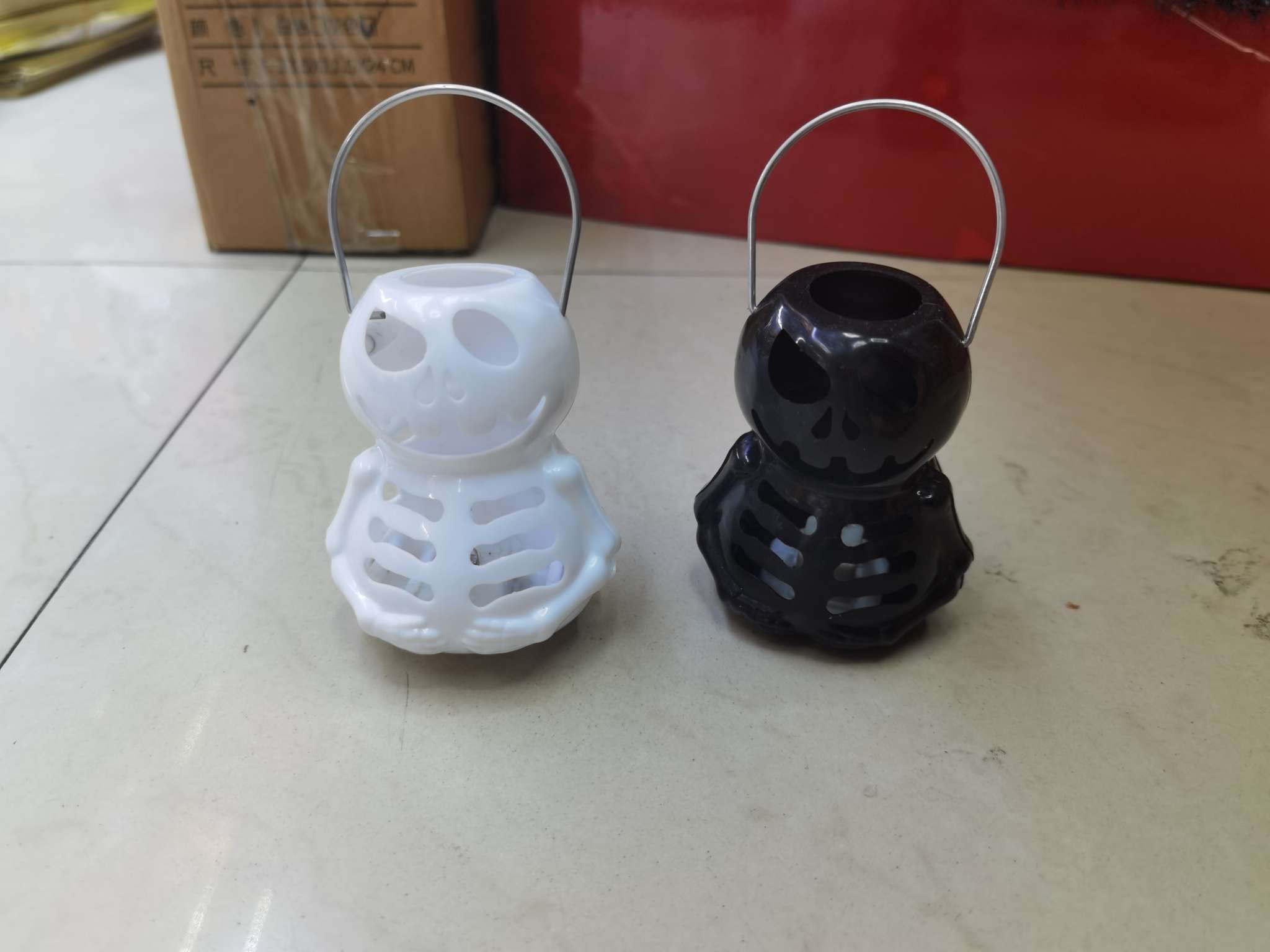 Wholesale of ghost lanterns, candle lanterns and Halloween party decorations details Picture