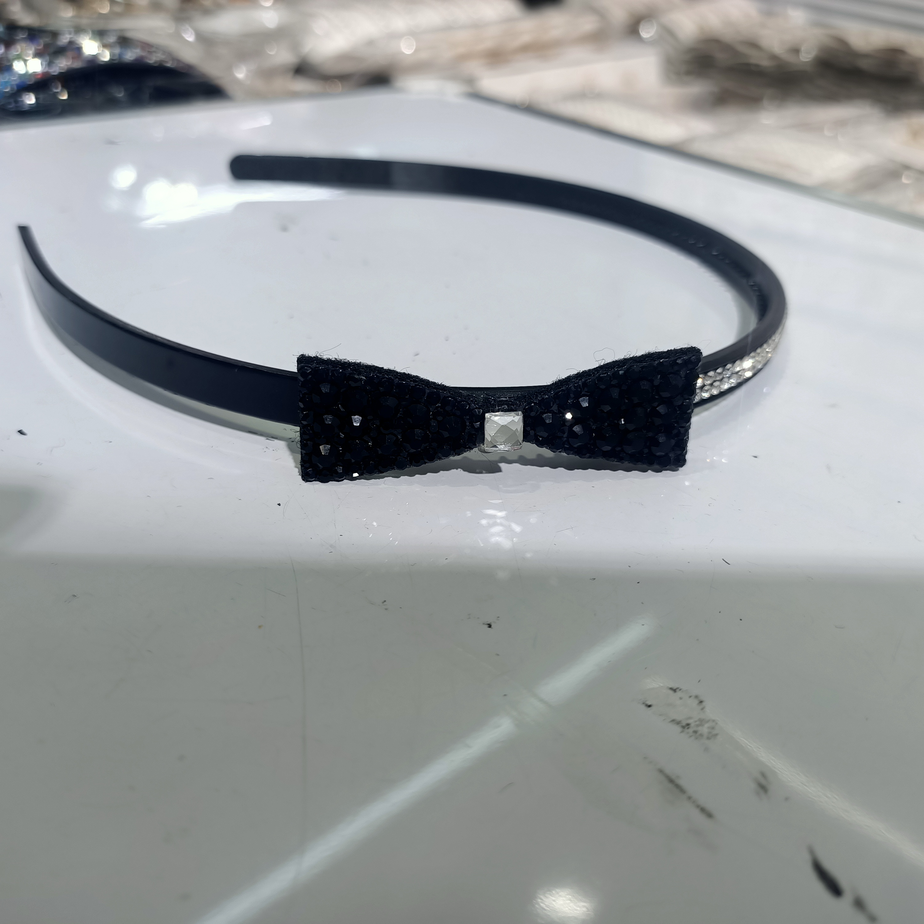 Diamond square bow tie black
