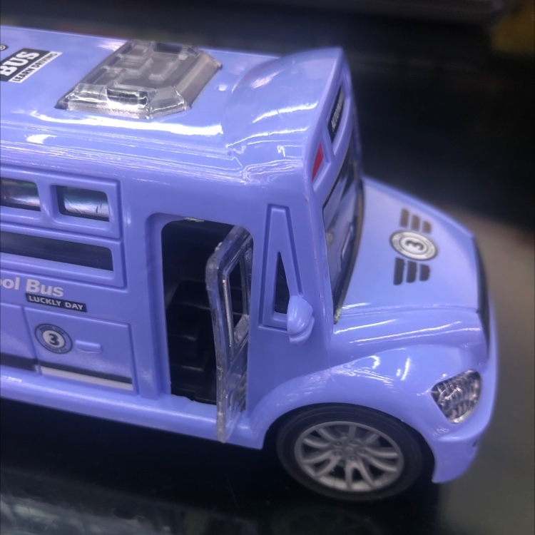 Inertial door opening school bus Application Scenario