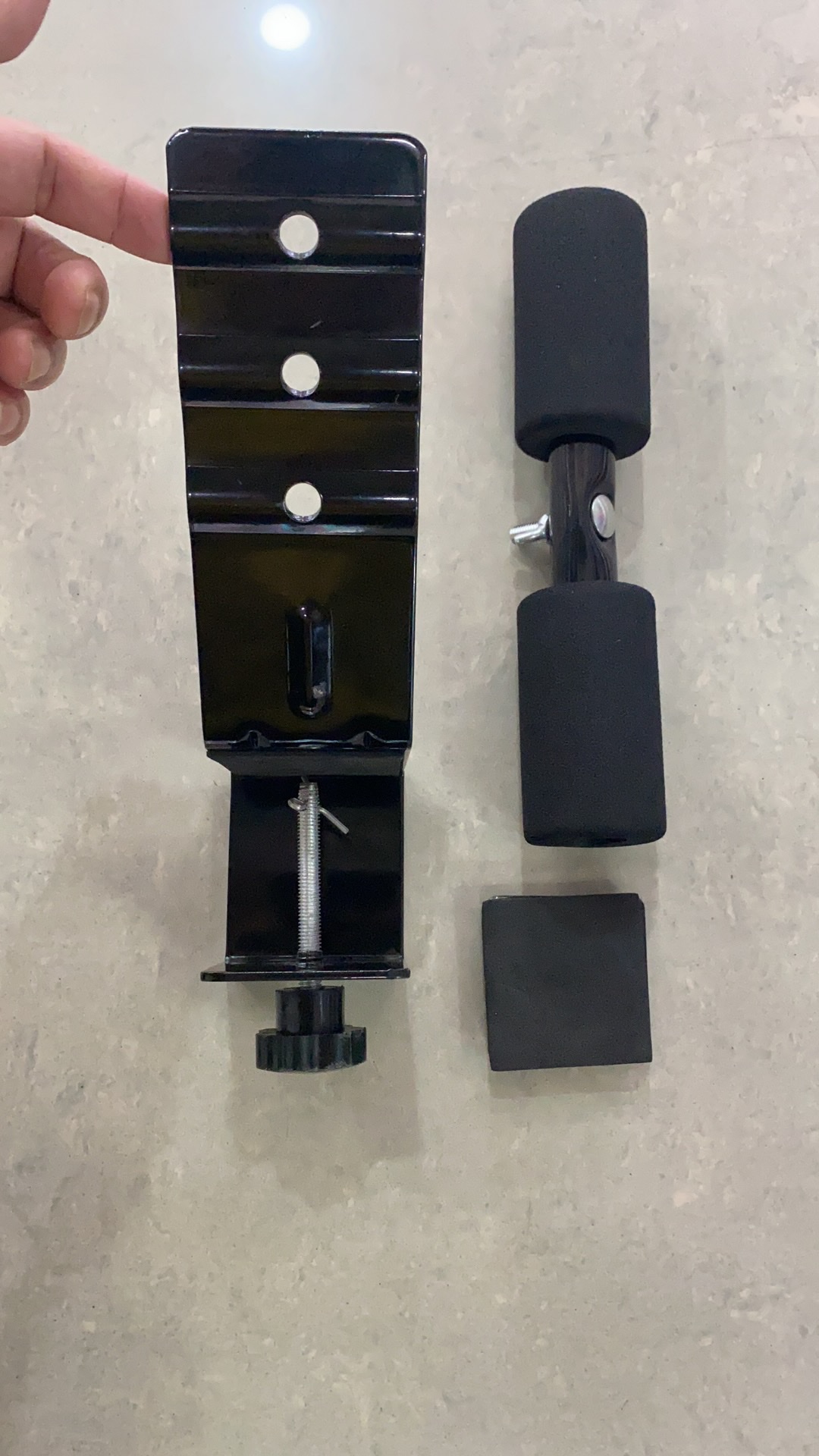 门上健腹器，仰卧起坐 拉力器白底实物图