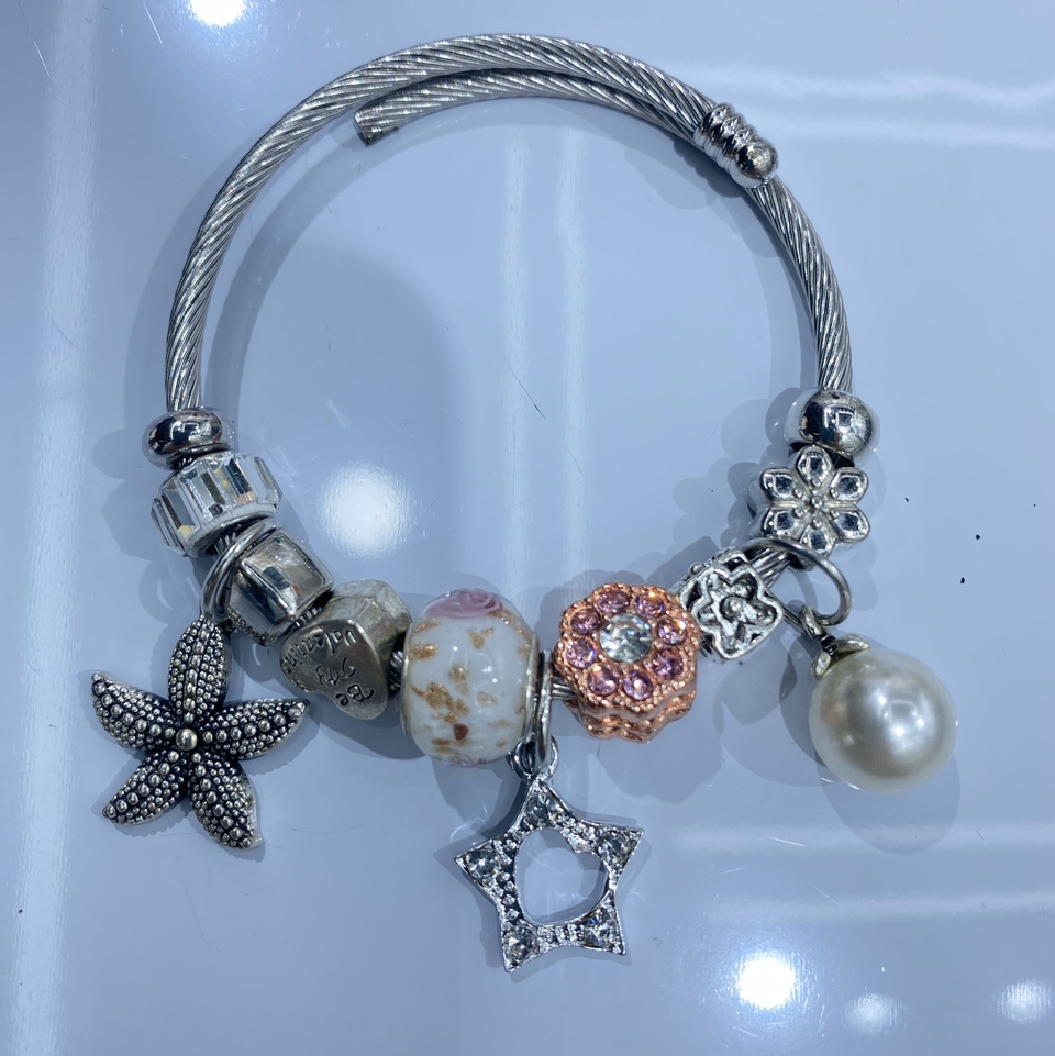 Pandora bracelet upscale