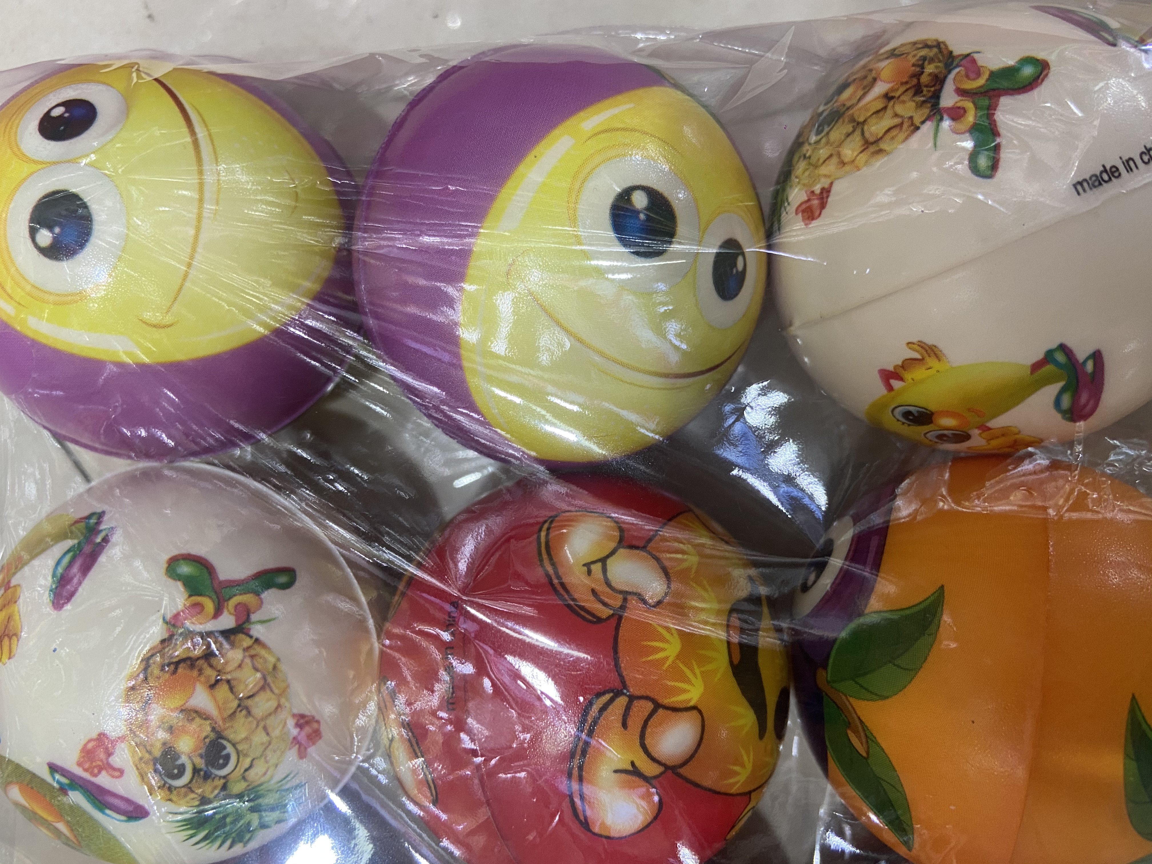 Factory direct sales of 6.3 cm red, green, yellow and blue fruit sponge balls and foam balls for children Application Scenario