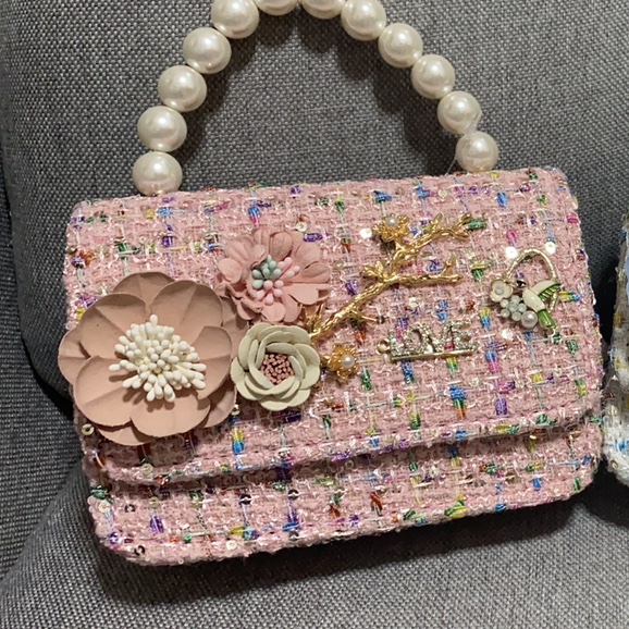 Handmade design of bags