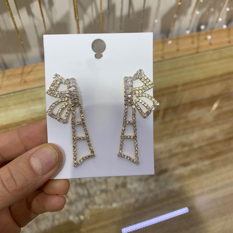 Earring 004 Claw chain zircon