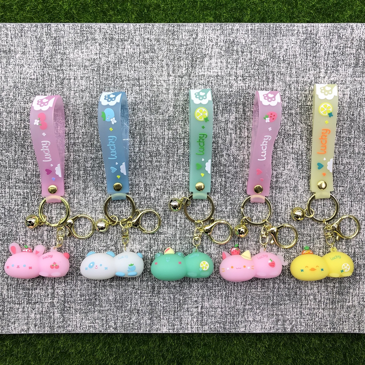 Pvc软胶透明趴趴动物公仔 汽车包包钥匙挂件