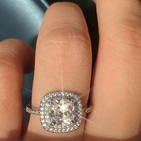 Atmospheric microinlaid zircon diamond ring finger ring