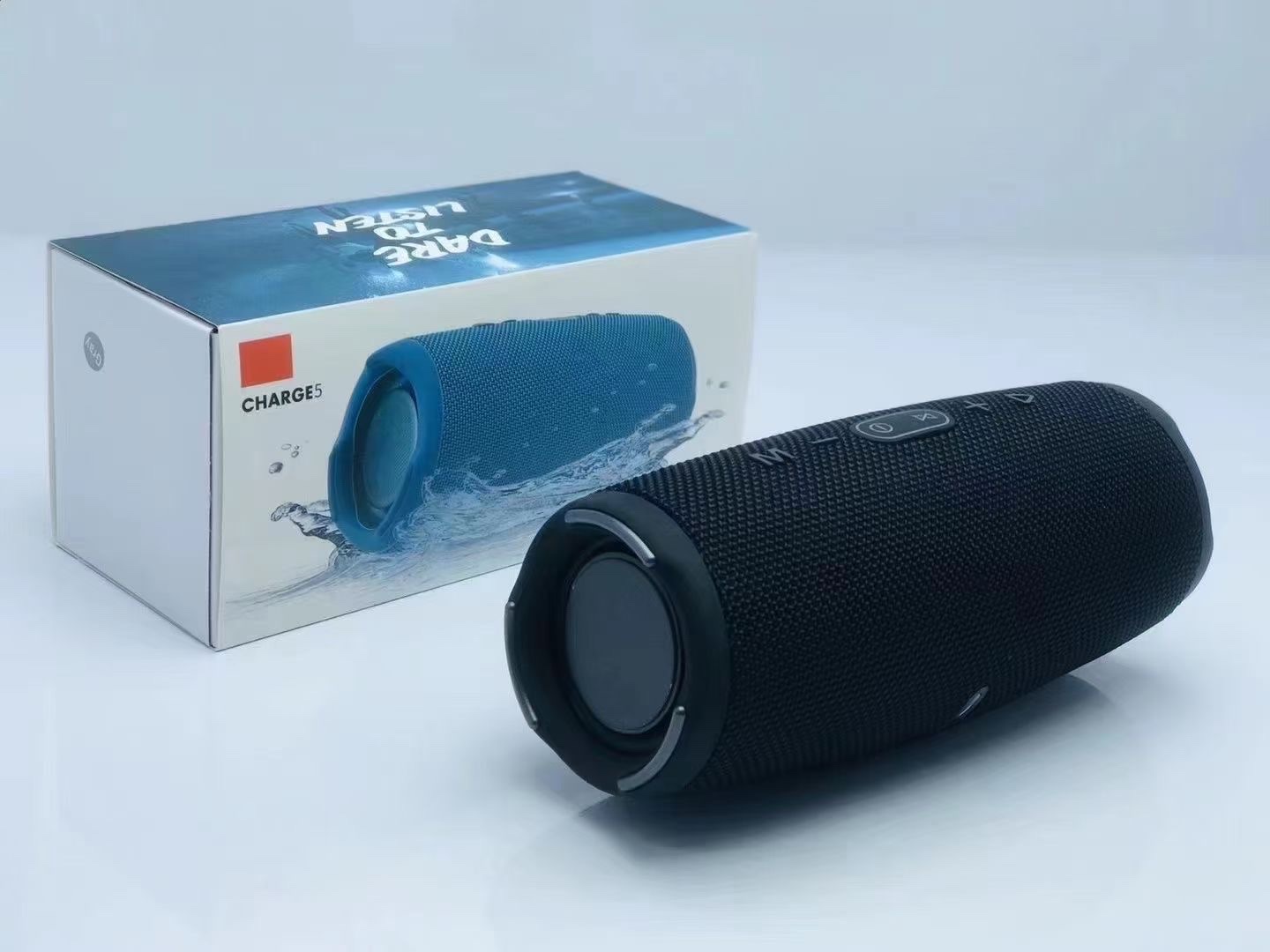 The B7 War Drum CHARGE5 supports TWS, Aux, and 3DTouch detail image 3