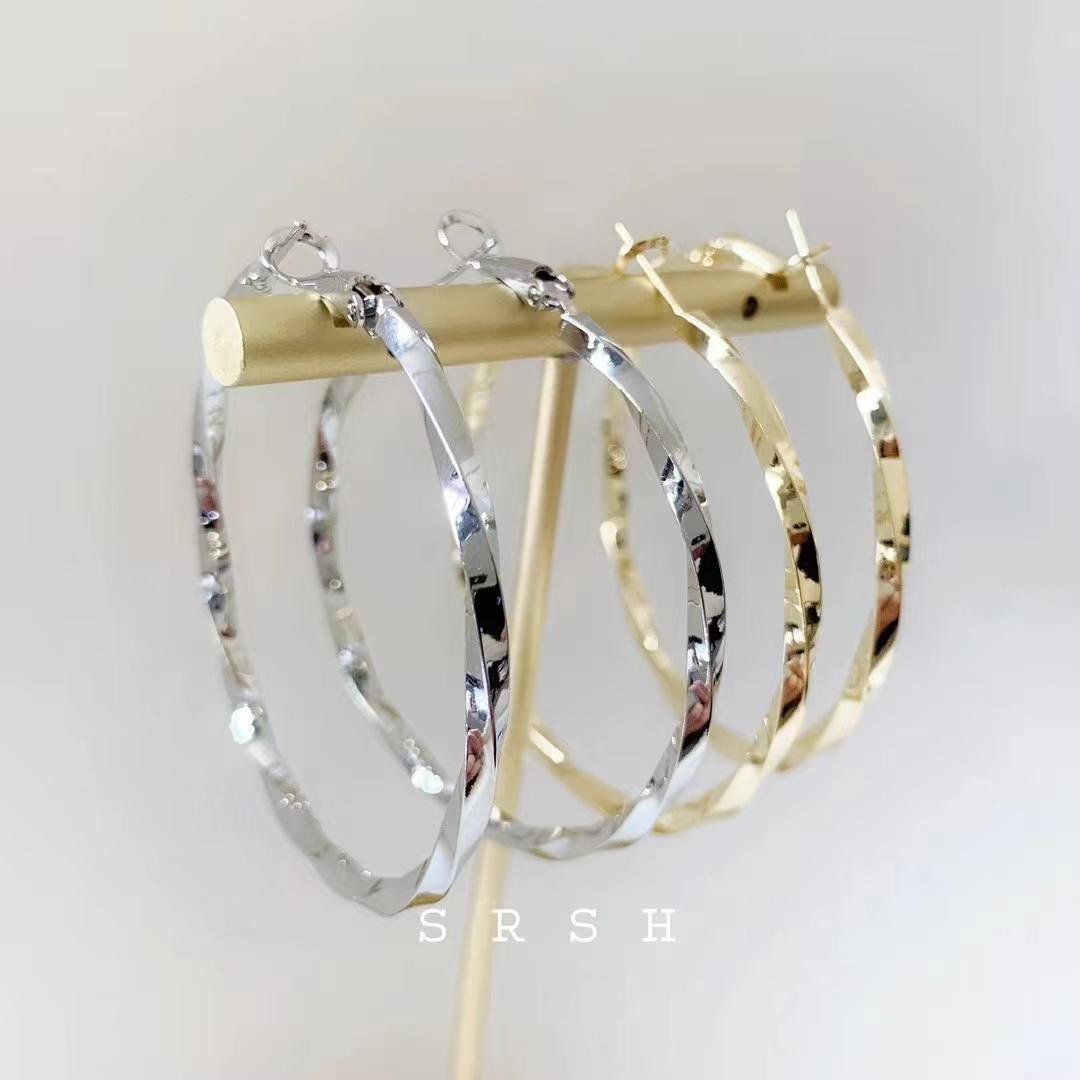 Nuevo estilo explosiva pendientes metal ins viento europeo y americano anillo de la oreja hebilla Item Picture