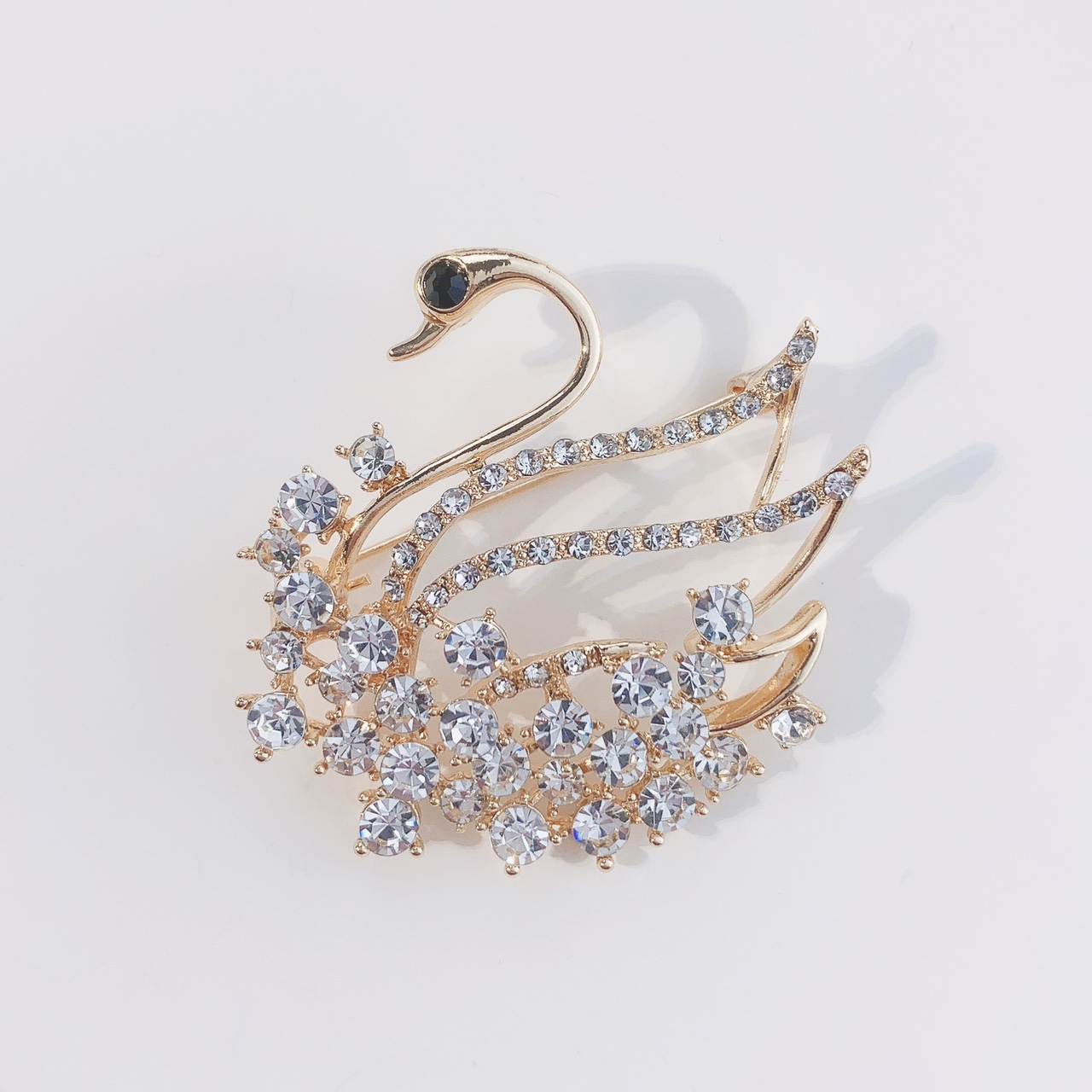 Brooch新款韩版水钻胸花保色电镀合金女衣饰配饰厂家现货胸针