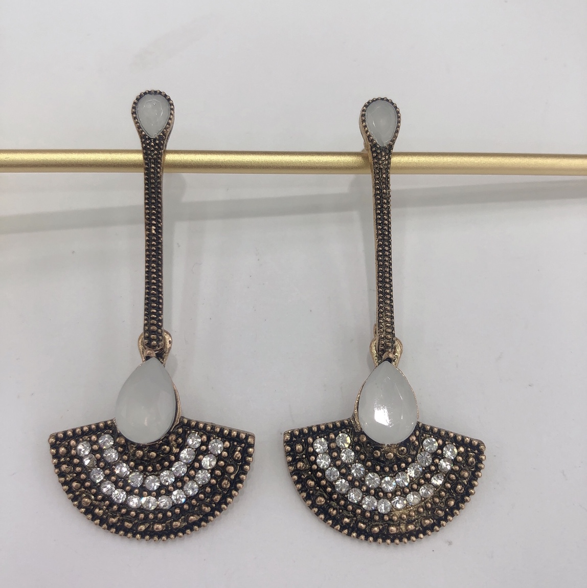 Japan, South Korea and the United States retro delicate luxury personality temperament net red long earrings thumbnail