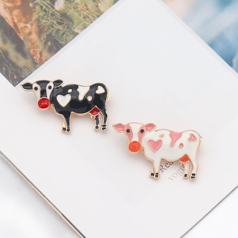 Year of the Ox Daihatsu This year of the Ox mascot anti-leakage hand-painted oil alloy brooch