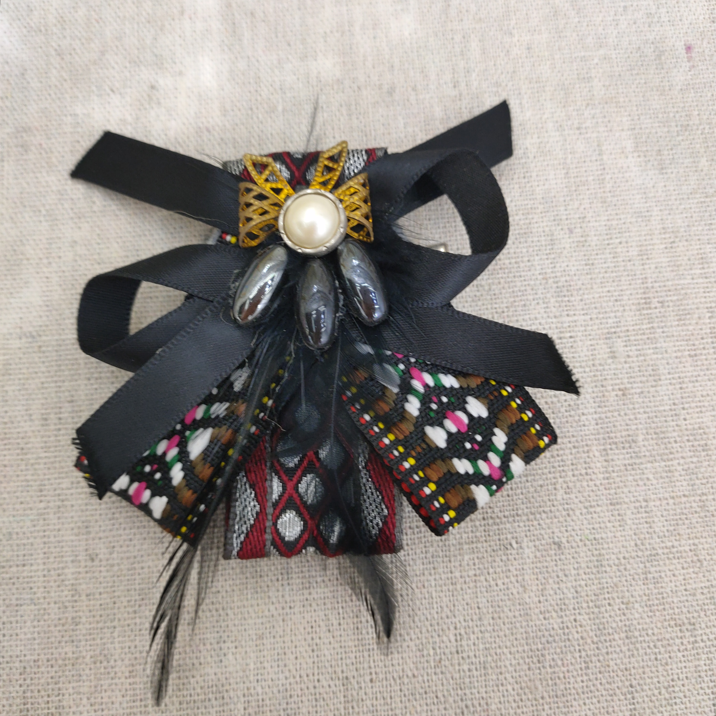 Vintage diamond bow Fabric corsage pin Black feather streamer bow tie Brooch blouse for women with accessory necklaces