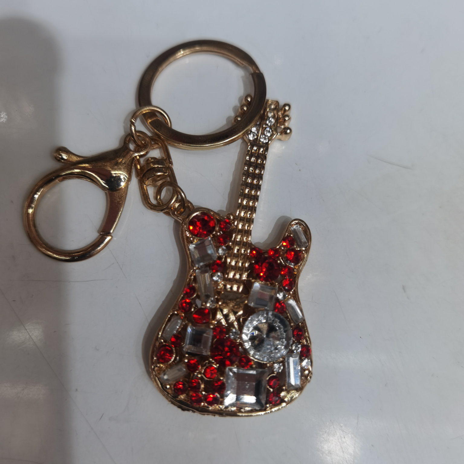 Diamond guitar 🎸 keychain