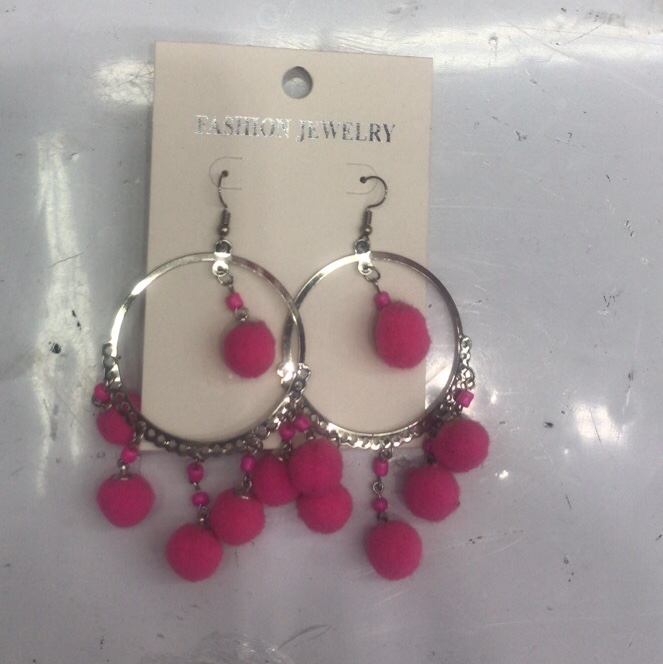 Round earrings with red plush ball