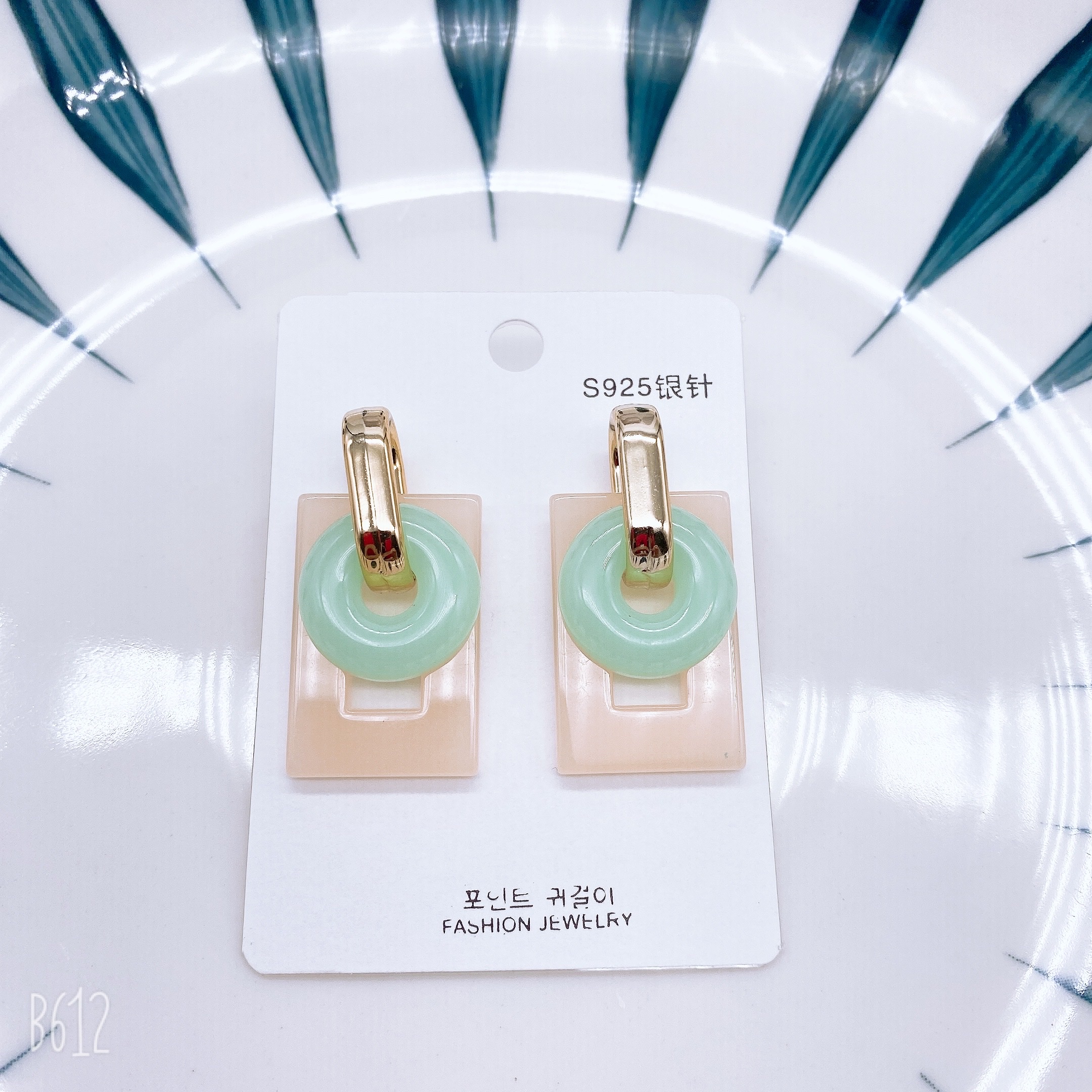 Rectangular two-color earrings made of acrylic CCP silver stud earrings Application Scenario