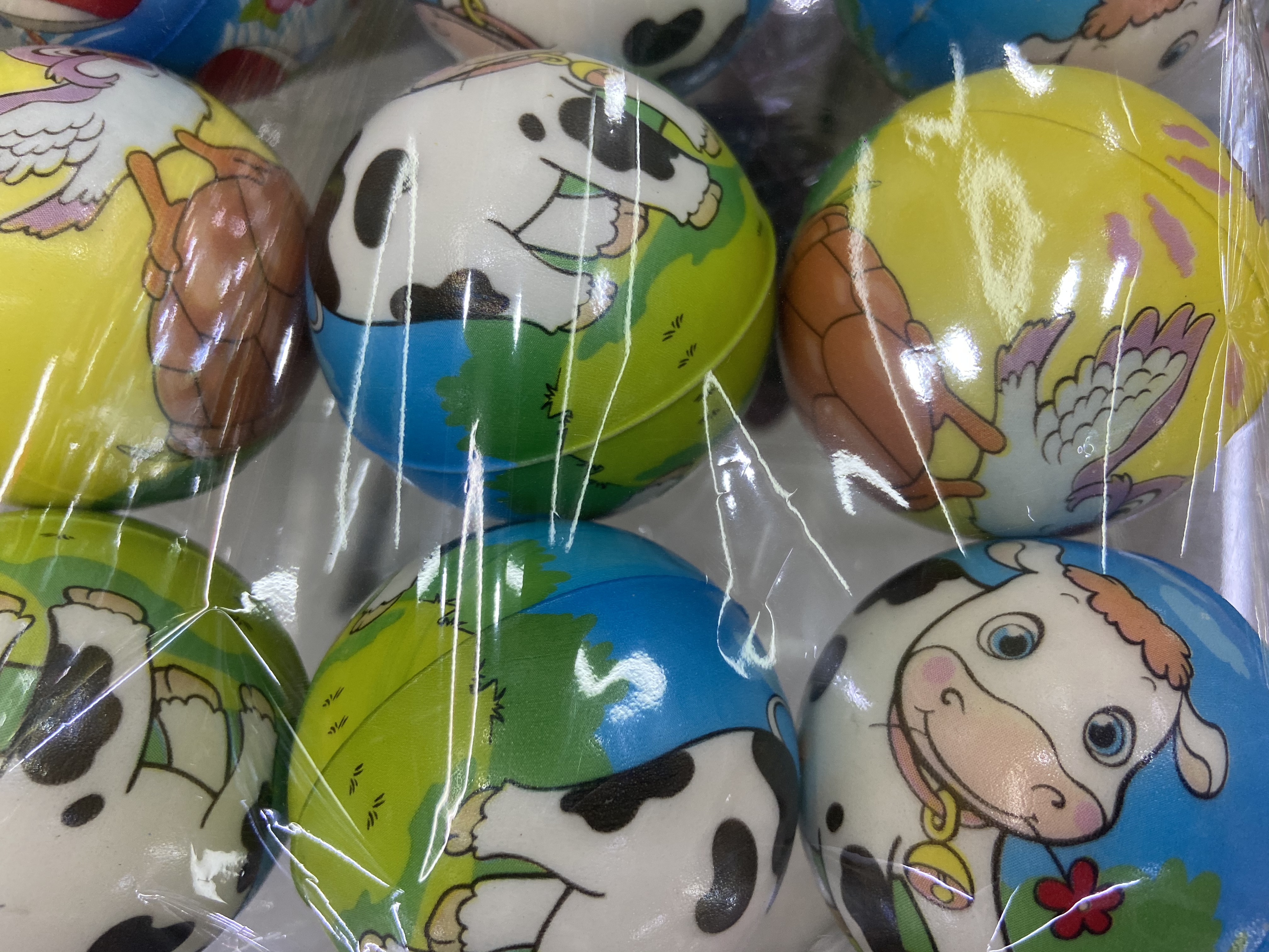 Factory direct sales: 6.3 cm grassland cow forest sponge balls, foam balls, children's toys Application Scenario