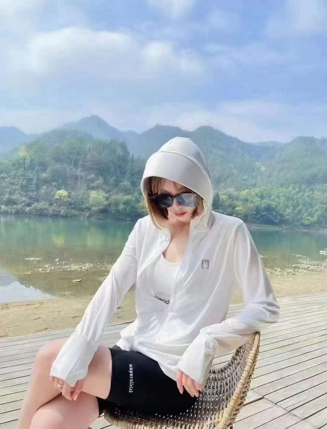 Rabbit Ice Silk Sunscreen details Picture