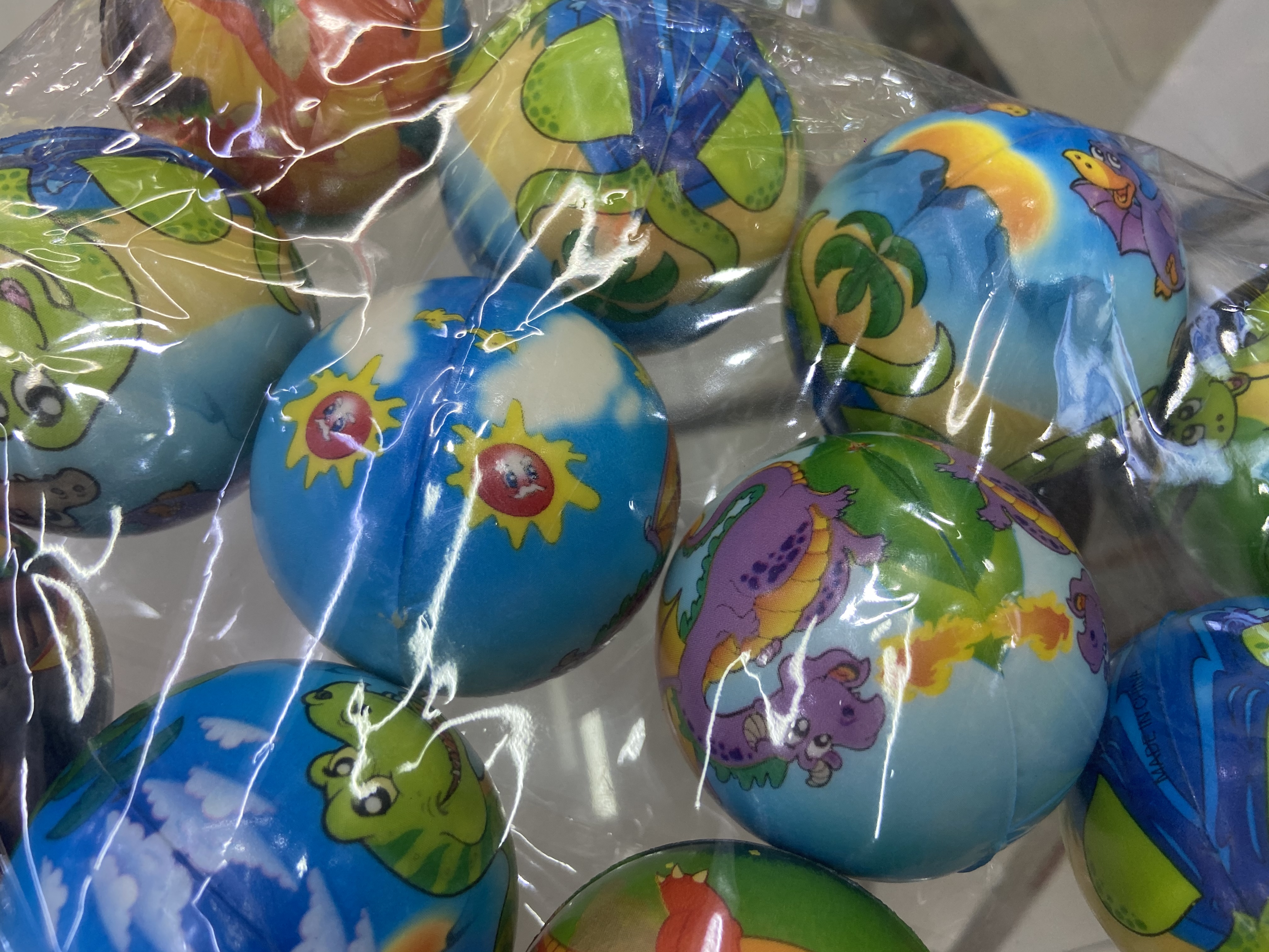 Factory direct sales 6.3 cm Dinosaur World Boys' toys Sponge balls Foam balls children's toys. 12/opp Specification image