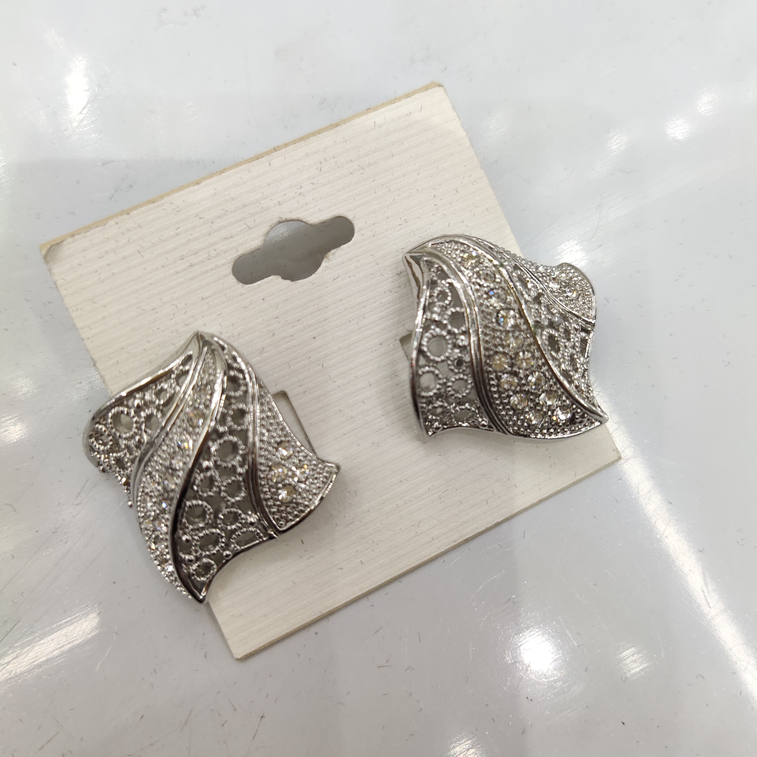 Stylish earrings 7t