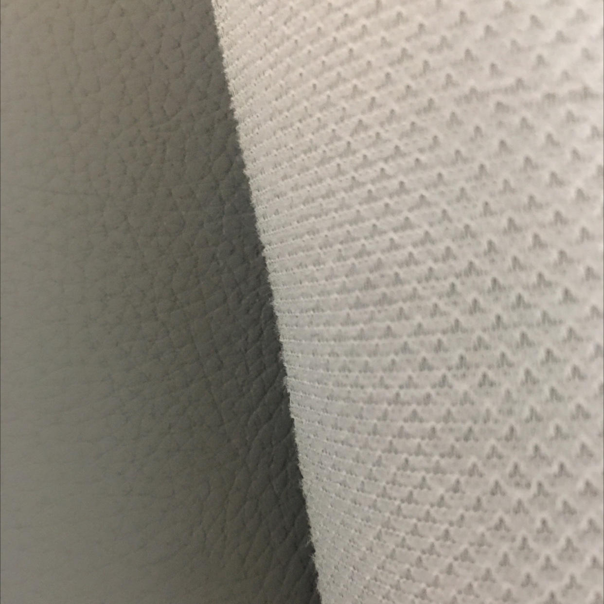 贴粘皮革产品图