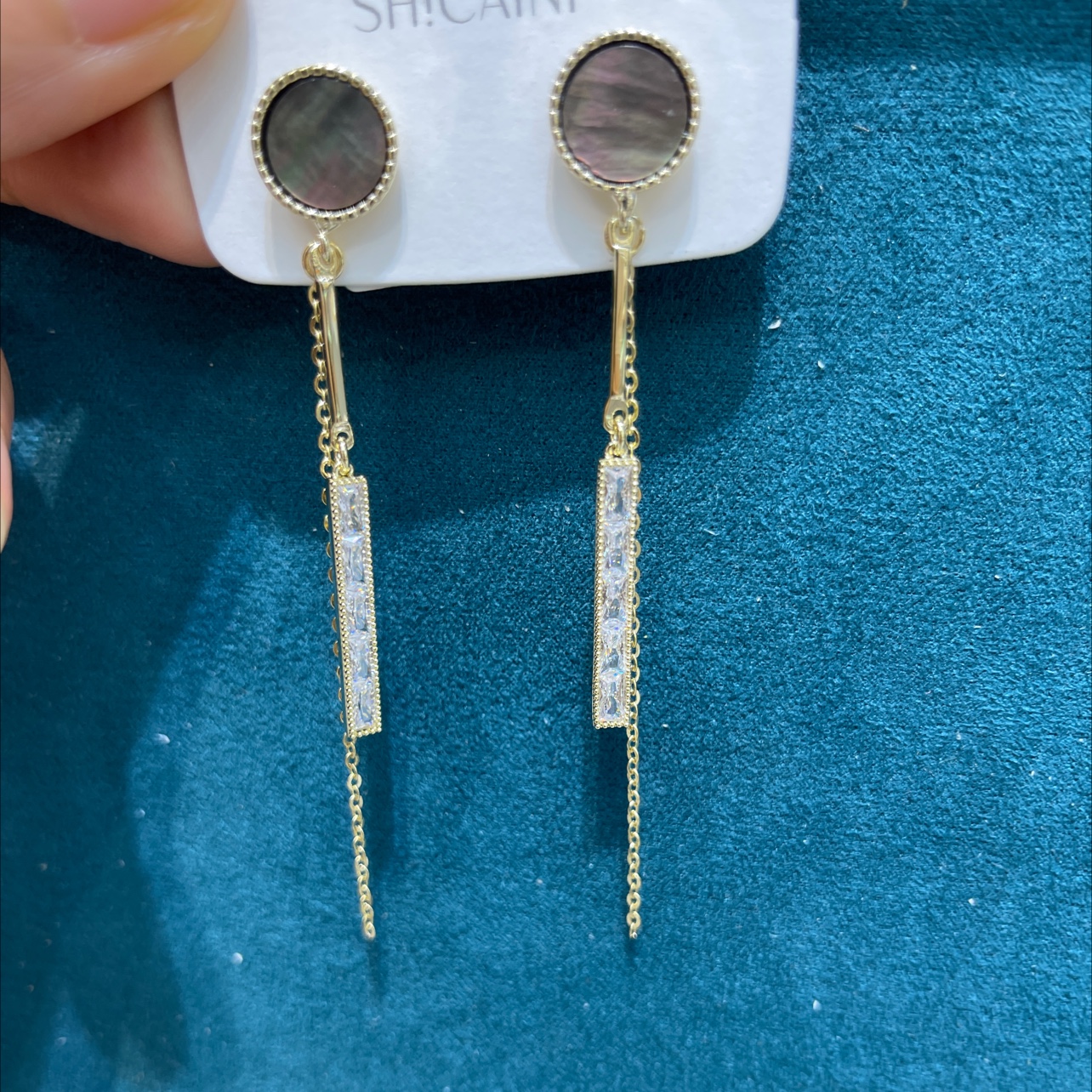 Natural seashell medium long silver needle earrings
