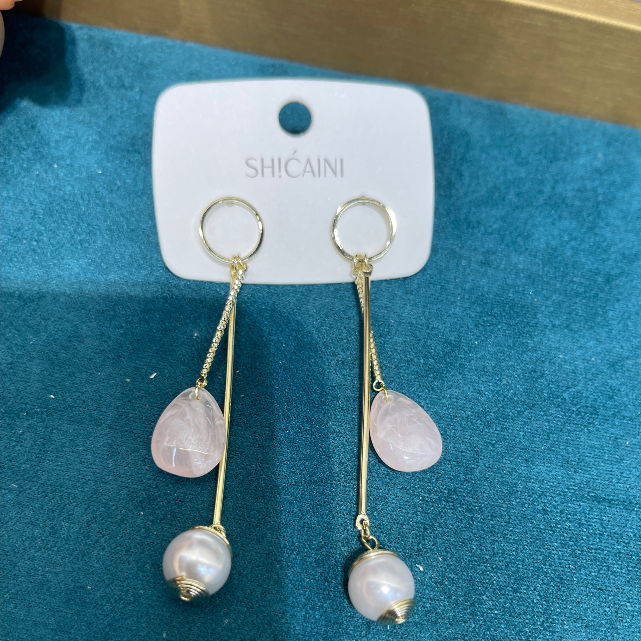 Pearl mid-length earrings