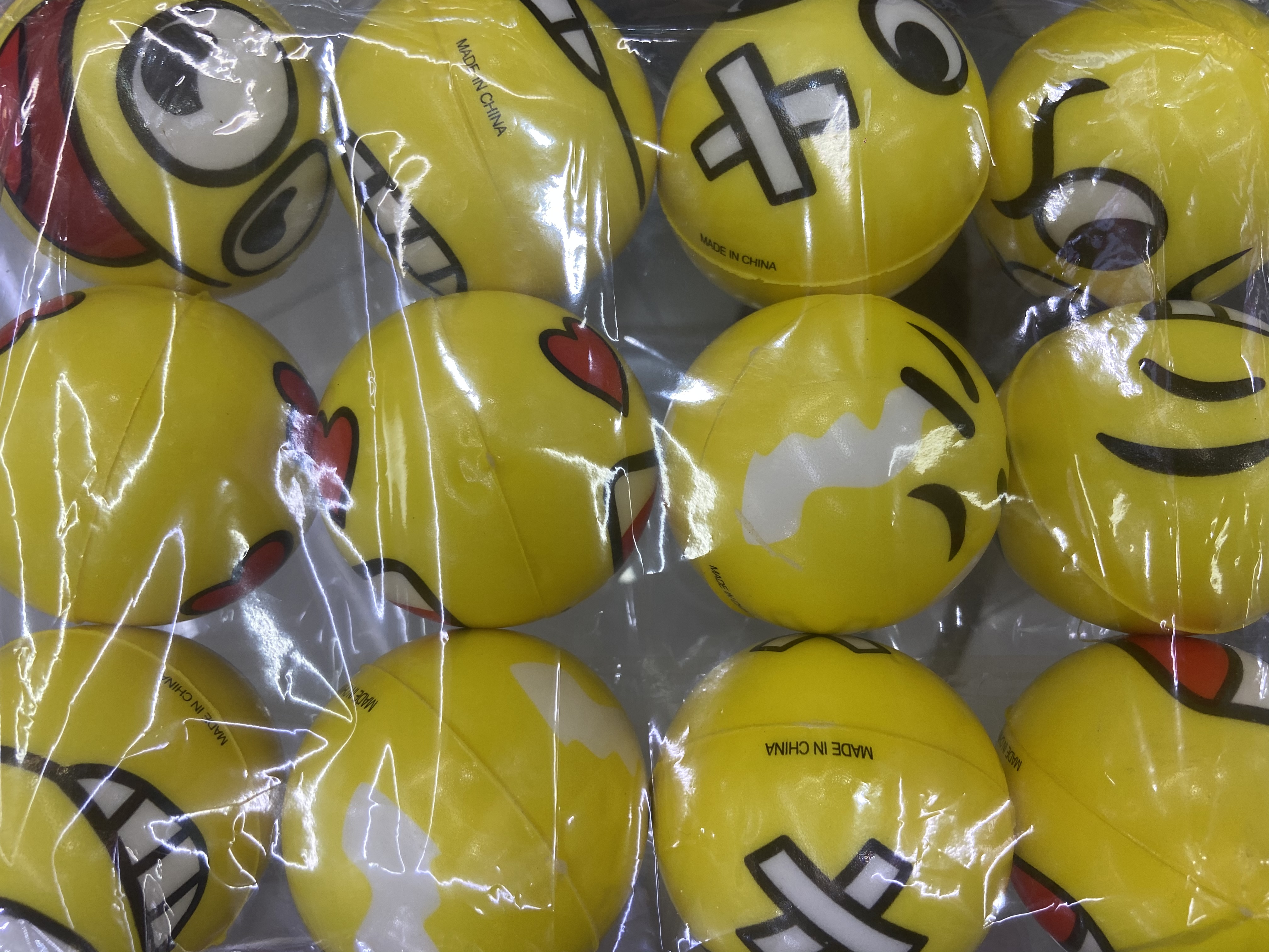 Venta directa de fábrica 6,3 cm amarillo varios tipos de etiquetas divertidos juguetes para niñas y niños bola de esponja bola de espuma juguetes para niños. 12/opp detail image 1