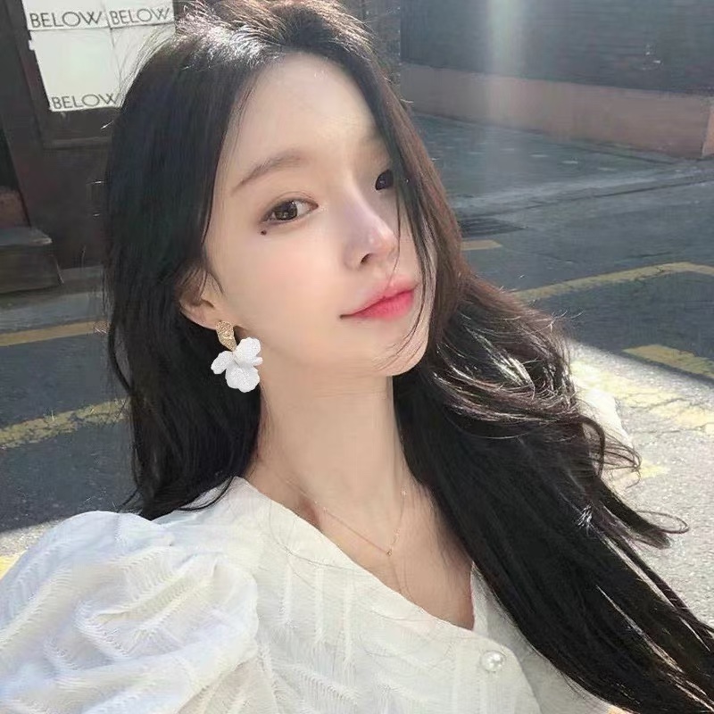 羽蝶新款s925银针防过敏花朵 超仙耳环