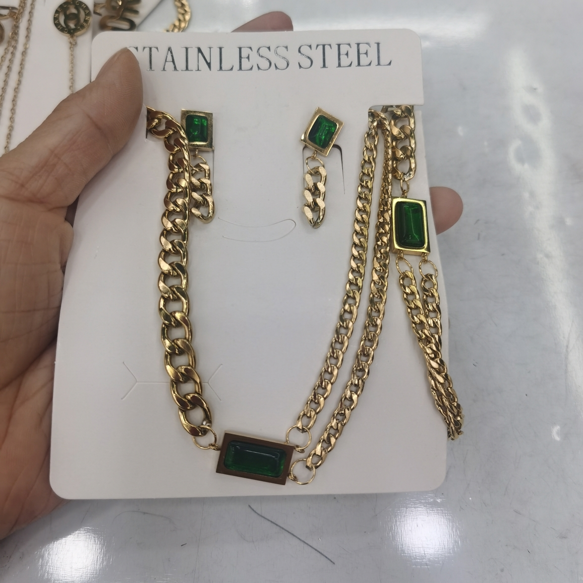 Burst four-piece set thumbnail