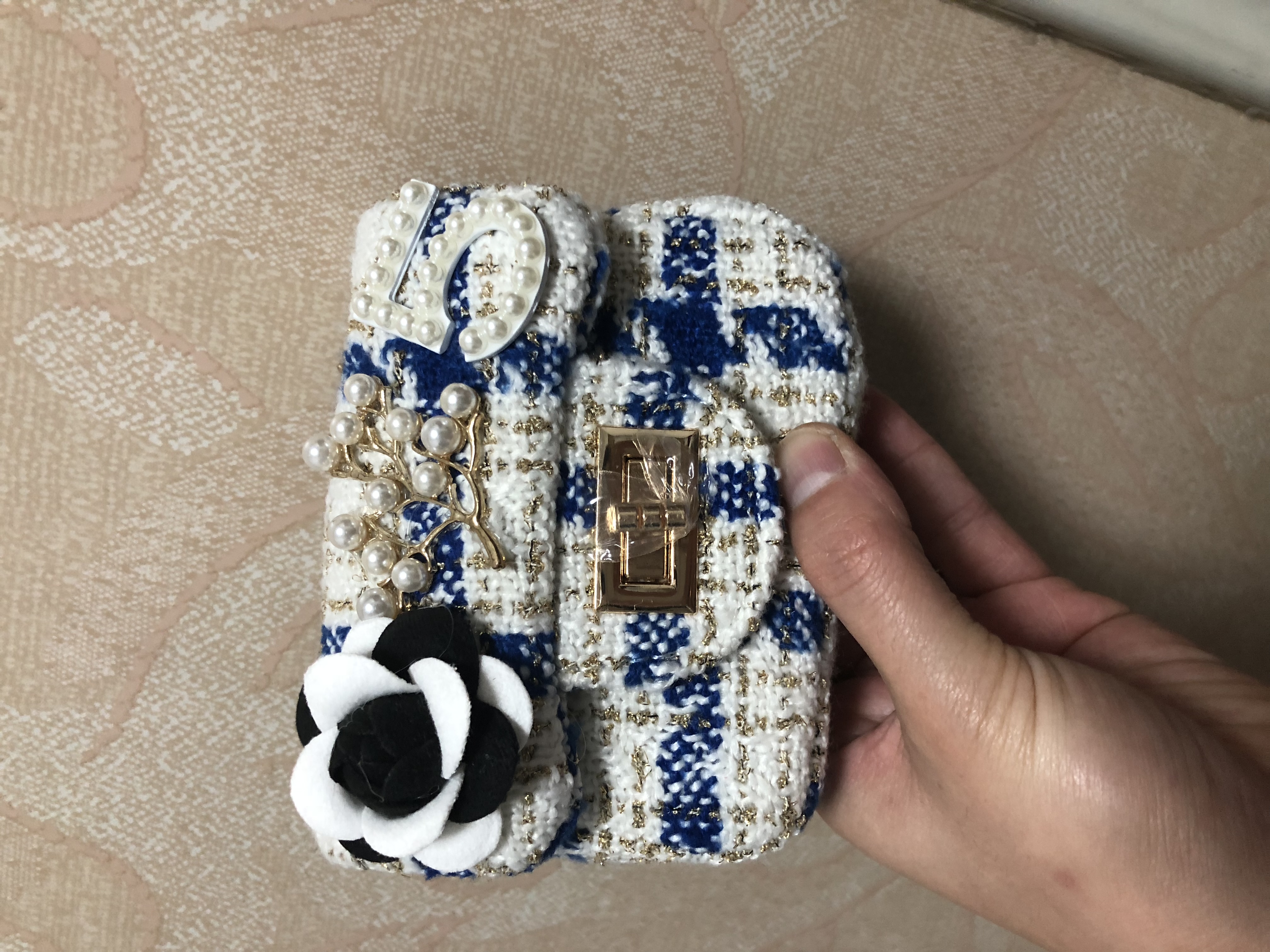The bag is 8 small details Picture