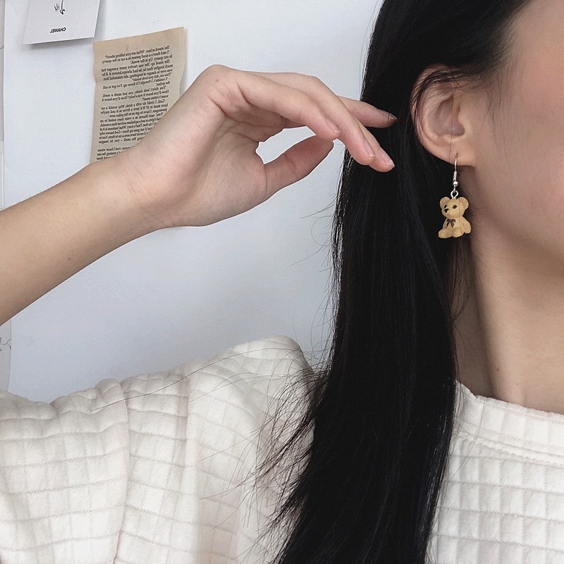 Korean cute cartoon bear earrings for women's ins style, elegant and beautiful new small earrings without ear holes and ear clips detail image 4