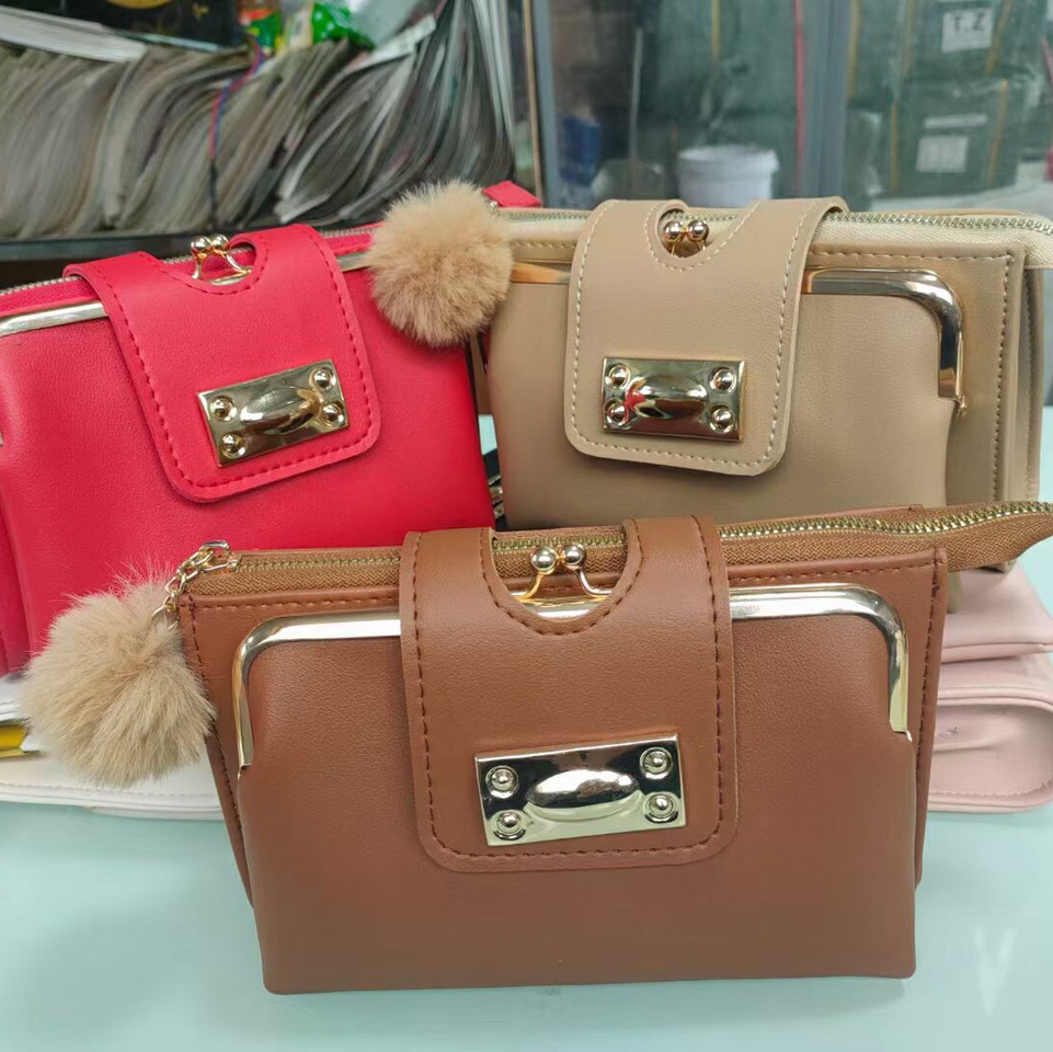 带方形五金夹子斜挎包书包