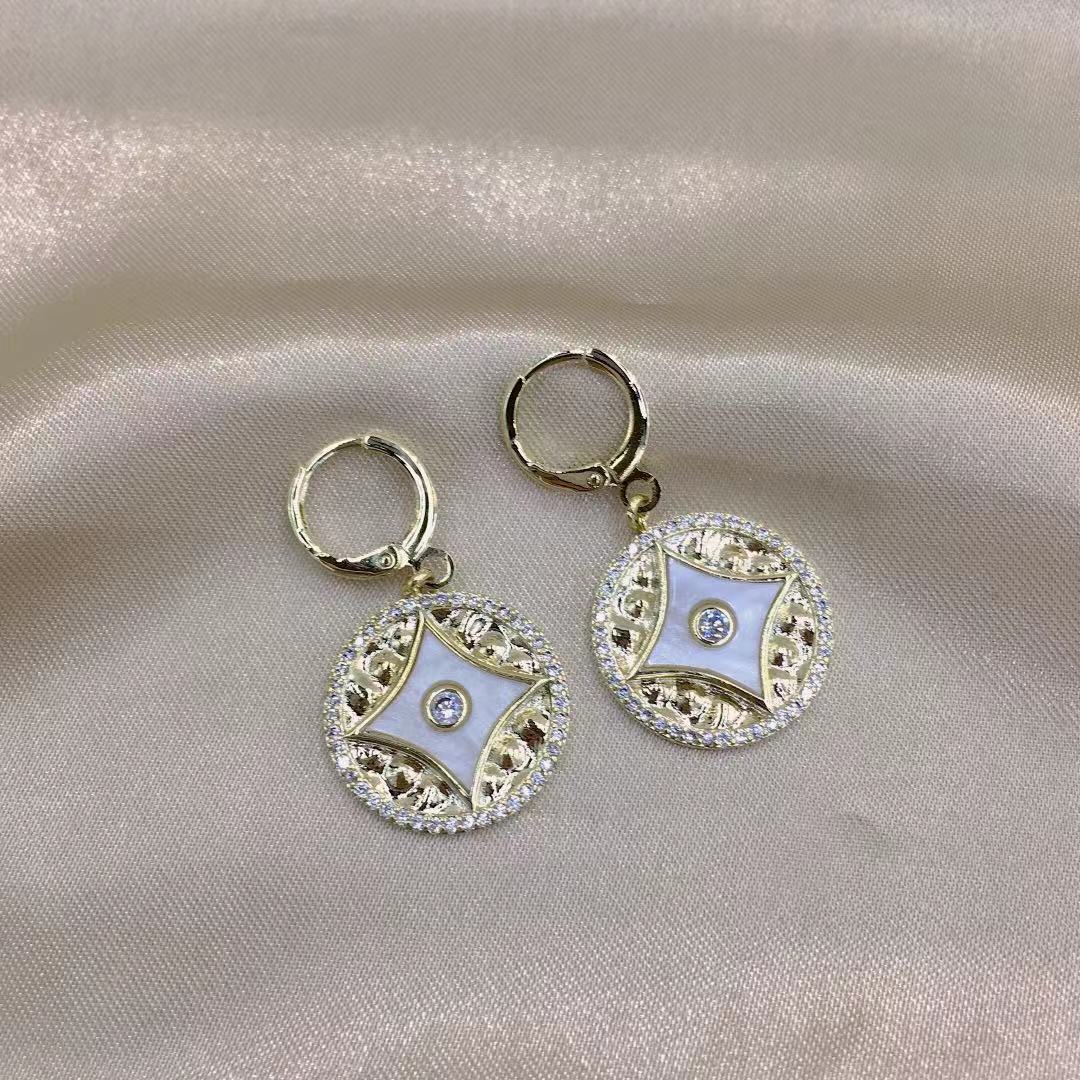 New trendy Korean-style earrings for women, unique stud earrings, and a sense of luxury detail image 2