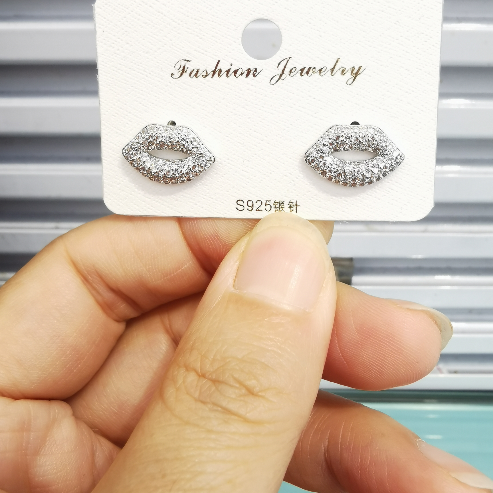 Mouth earrings