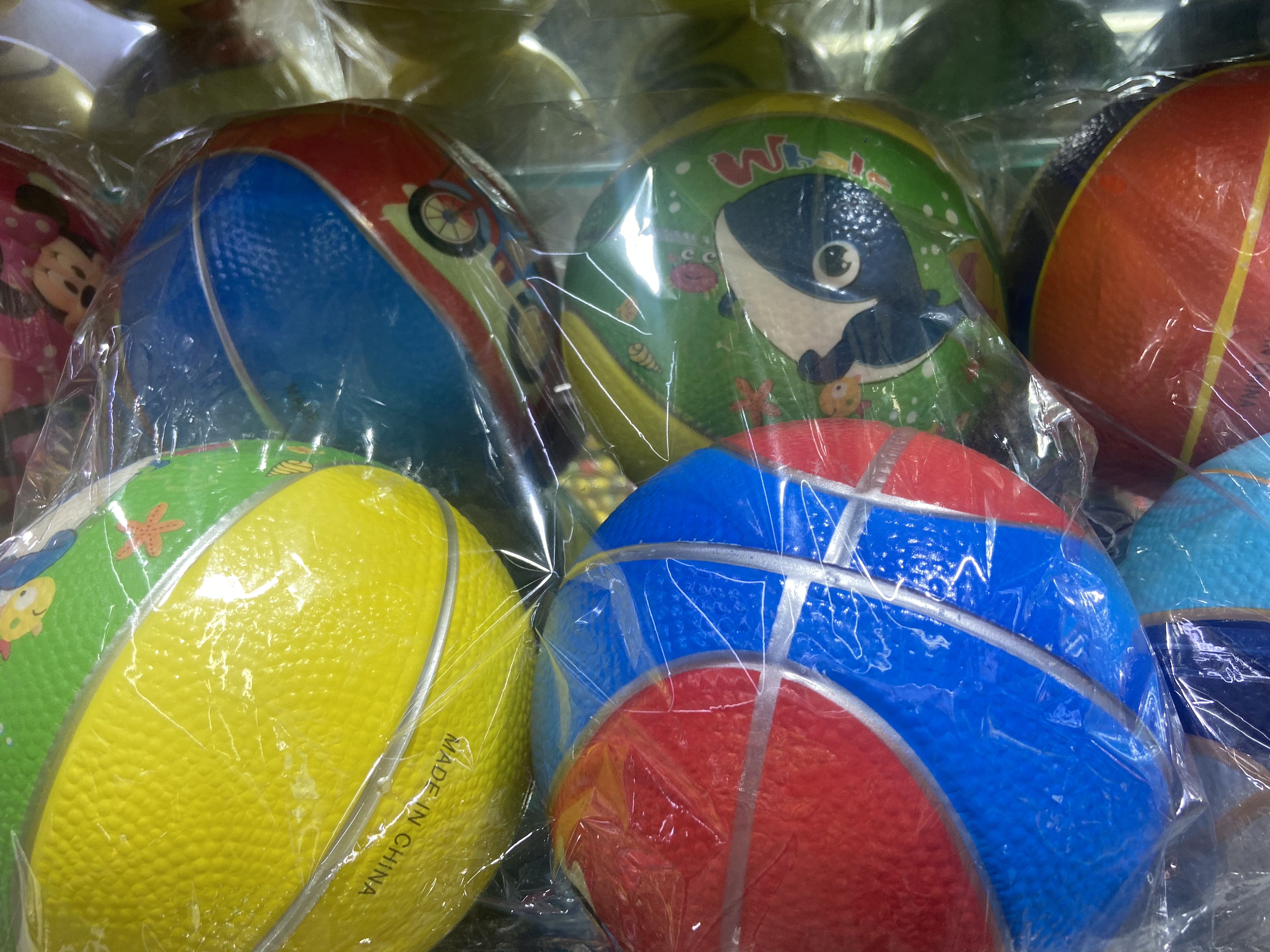 Factory direct sales: 15 cm beach flower basketballs, colorful basketballs, dolphin cartoon toys for girls and boys, sponge balls, foam balls, children's toys. 4/opp Specification image