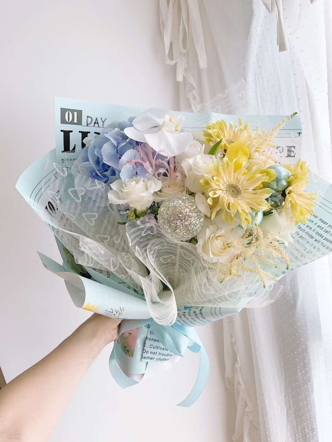 من بعيد كنت حزمة ورق detail image 7