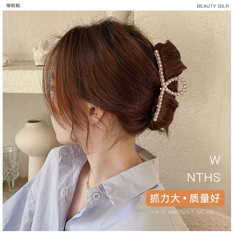 A large metal hairpin at the back of the head, a Korean elegant hairpin, a shark clip for fixing hair Item Picture
