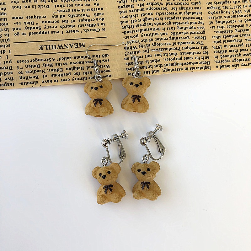 Korean cute cartoon bear earrings for women's ins style, elegant and beautiful new small earrings without ear holes and ear clips