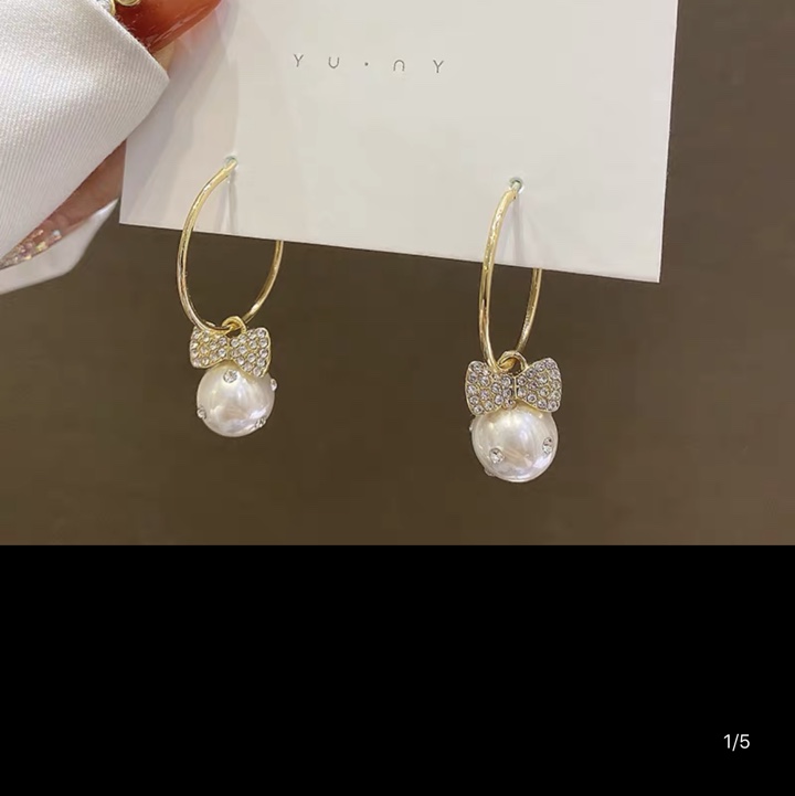 Earrings U