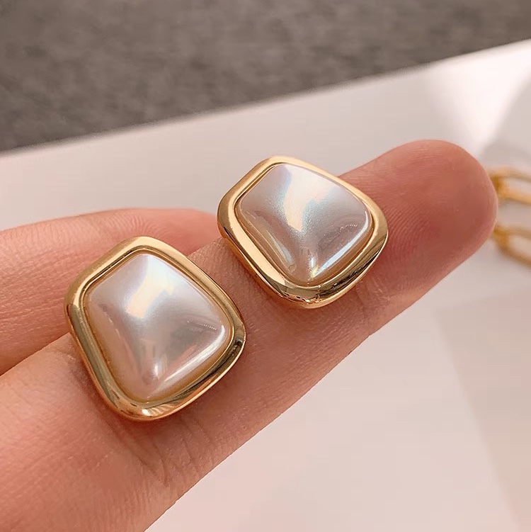 Ladder type pearl stud earrings thumbnail