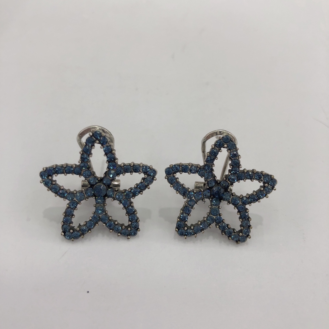 Hollow flower niche design essential earrings for girls