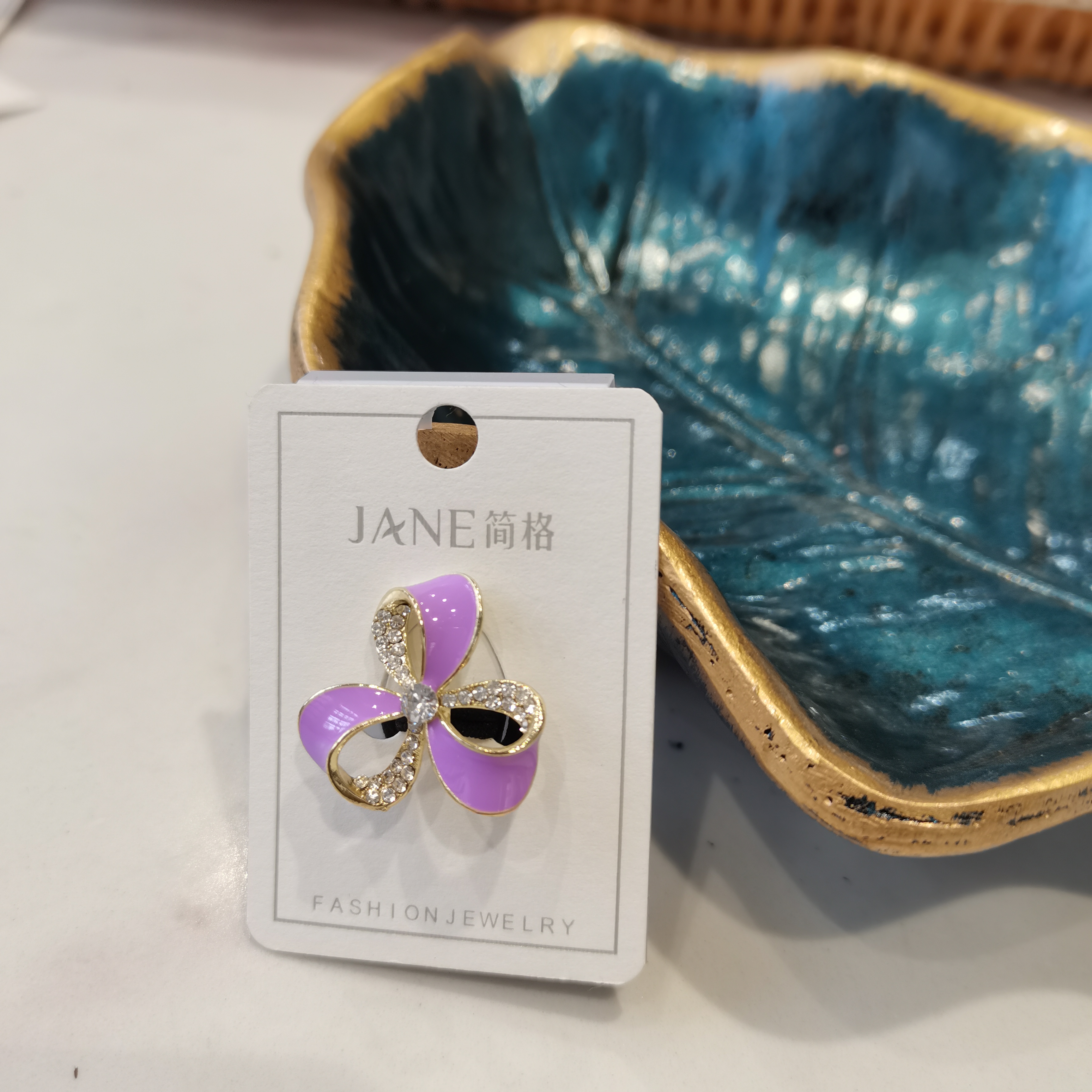 滴油环保彩色琉璃三叶草钻皮筋扣