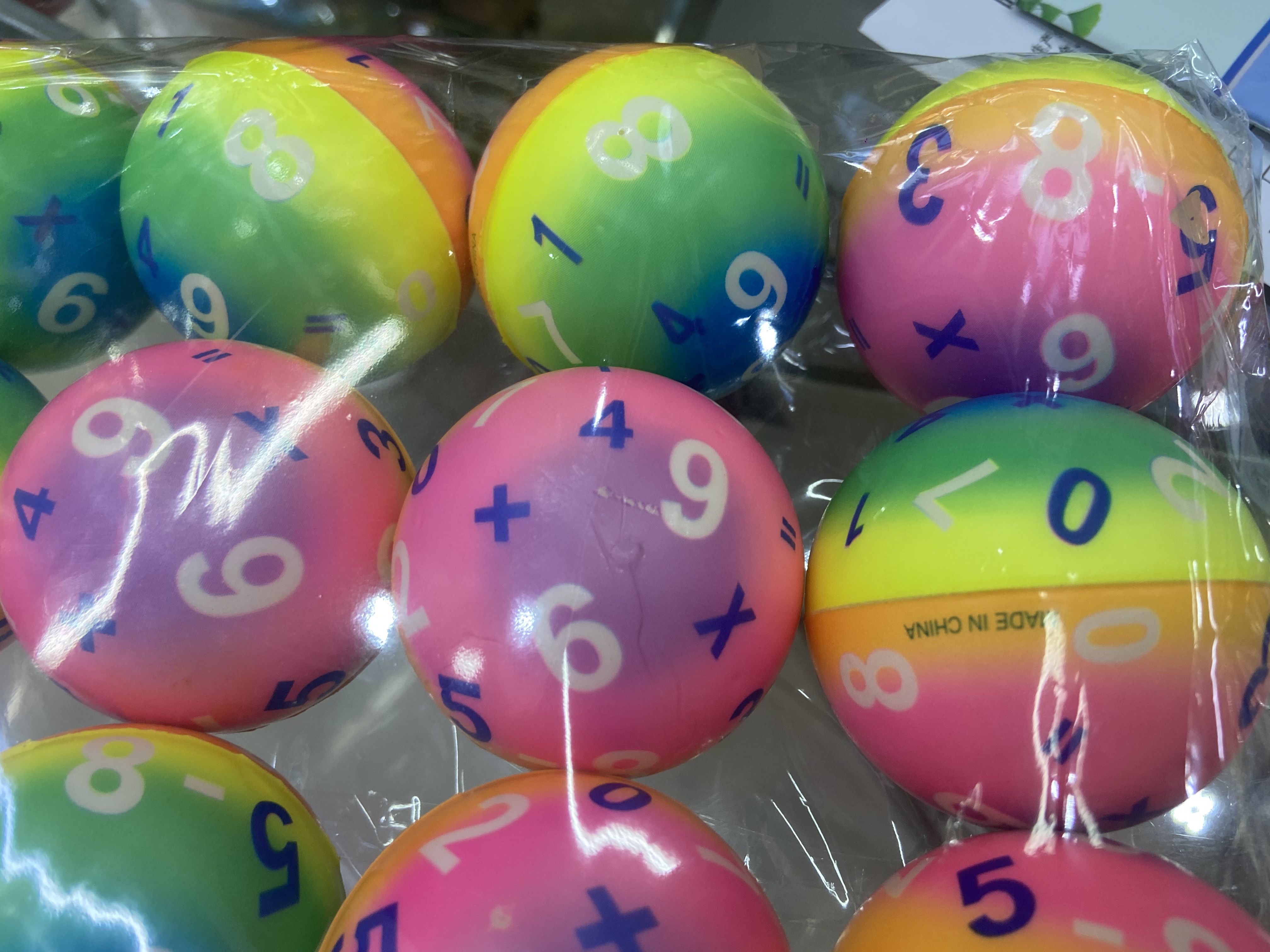 Factory direct sales 6.3 cm rainbow color digital girl and boy toys, sponge balls, foam balls, children's toys. 12/opp Application Scenario