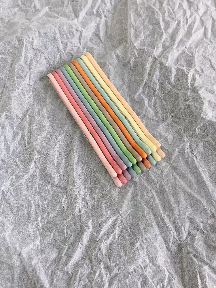 The ins Korean version of the Internet celebrity colorful hairpin is a versatile candy-colored hairpin for girls. It features a one-piece clip with a side clip and a small headpiece for girls detail image 5
