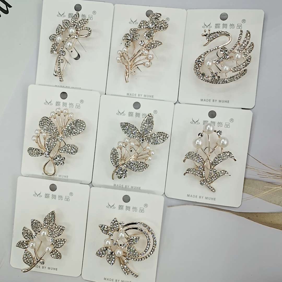 Japanese Brooch full figure