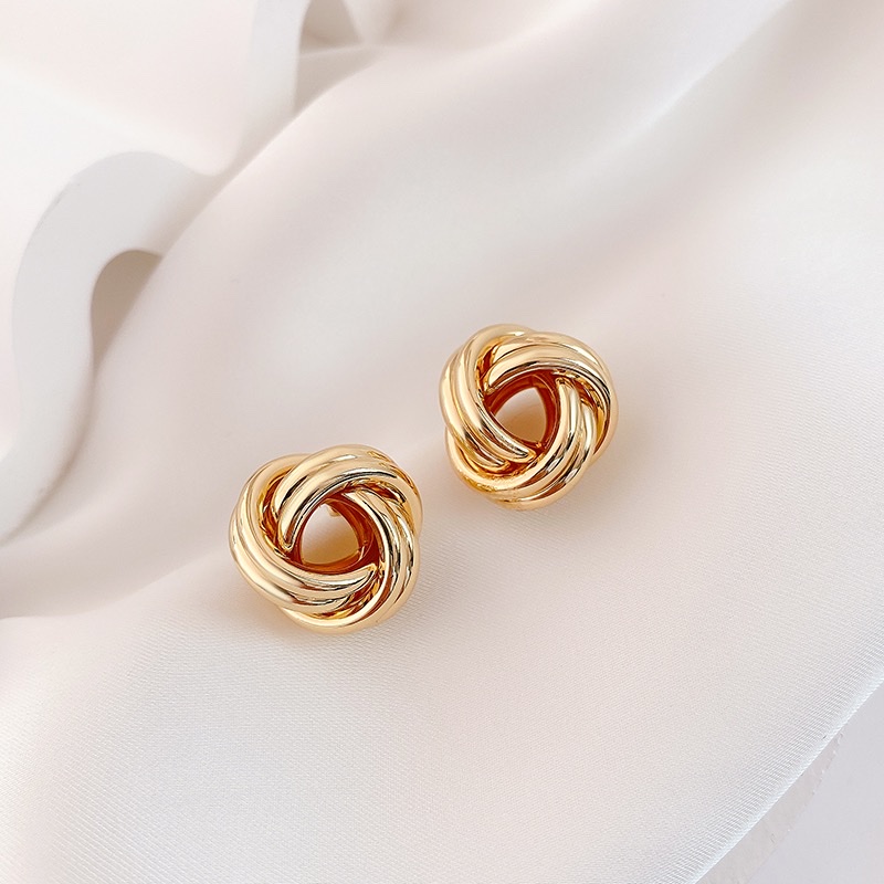 Metal high-end earrings, irregular circle geometric stud earrings, women's retro cold style earrings, no ear holes, ear clips, women Specification image