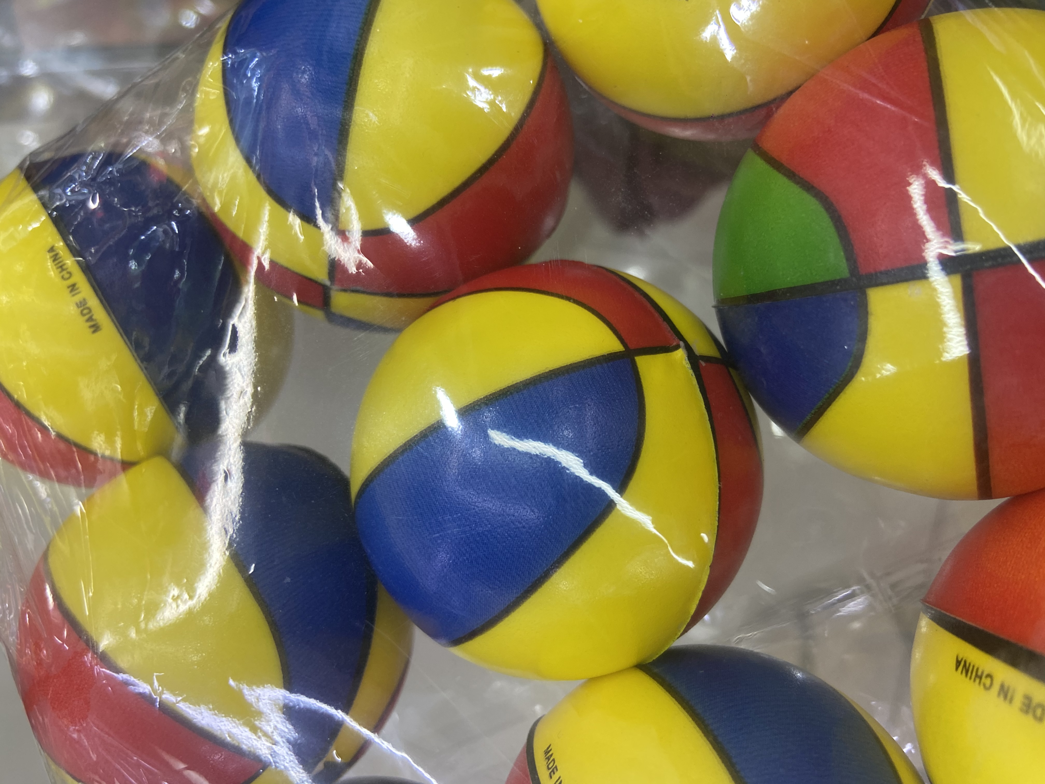 Factory direct sales: 6.3 cm beach flower basketball, girls' and boys' toys, sponge balls, foam balls, children's toys. 12/opp Application Scenario